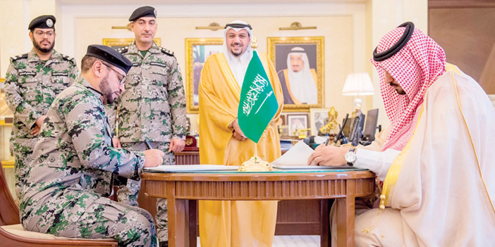  من مراسم توقيع الشراكة بين السجون وأسمنت القصيم برعاية سموه