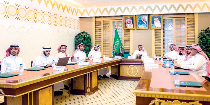  سموه يستمع من د. الشايع شرحاً عن آلية الأداء لخطة عمل المراكز الصحية