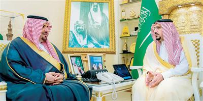 أمير القصيم يلتقي مدير ميدان الملك سعود للفروسية بمناسبة رفع تصنيفه لفئة « أ » 