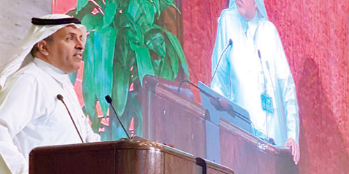  د. الغامدي خلال المؤتمر