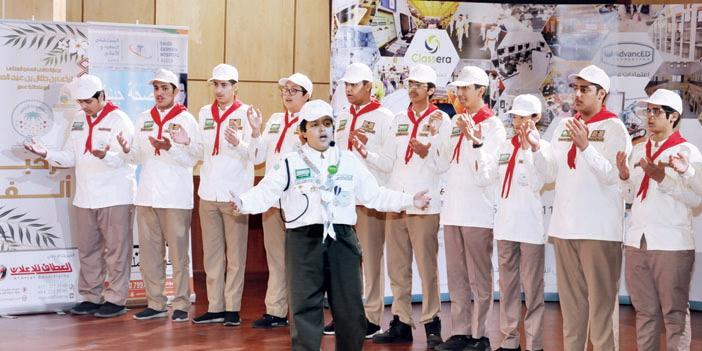  الكشافة يؤدون إحدى فقرات الحفل