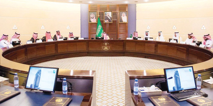  من لقاء سموه بمدير شؤون أرامكو بالمنطقة الوسطى ومرافقيه