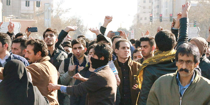 الإيرانيون يصعدون احتجاجاتهم ضد نظامهم