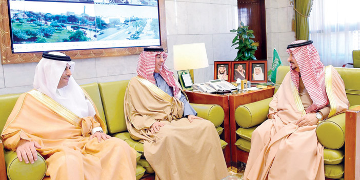  أميرمنطقة الرياض يستقبل رئيس هيئة حقوق الإنسان