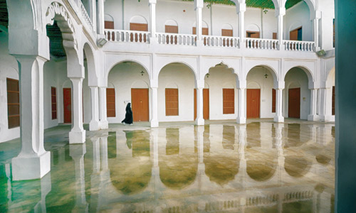  صورة للمدرسة الأميرية بالأحساء للمصور نايف العبادي