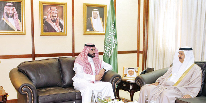  الأمير سلطان بن أحمد مستقبلا النائب العام البحريني
