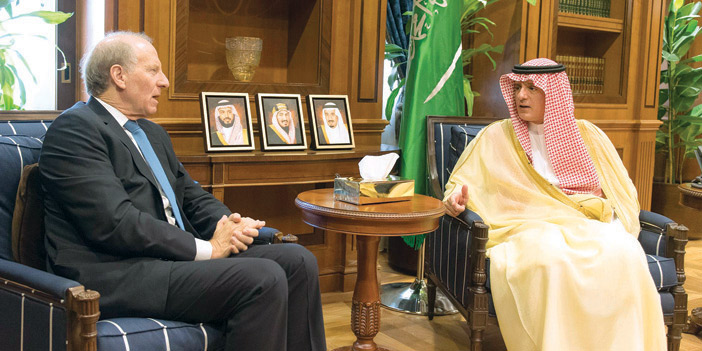  وزير الخارجية يستقبل سفير دولة الإمارات