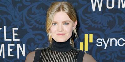 الممثلة هادلي روبنسون تحضر العرض الأول لفيلم «Little Women» 