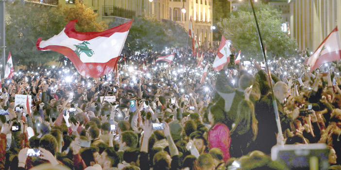  جانب من الاحتجاجات في لبنان رفضاً للطبقة السياسية الحاكمة