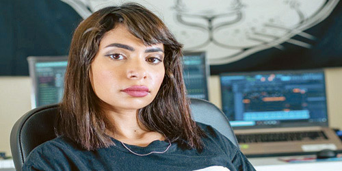 (كوزميكات) كأول امرأة سعودية في فن الموسيقى الرقمية الالكترونية