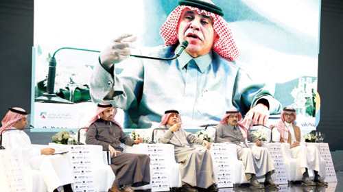  القصبي متحدثًا بحضور الراجحي والعجلان