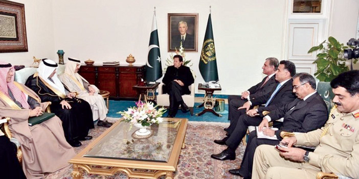  رئيس الوزراء الباكستاني خلال استقباله سمو وزير الخارجية