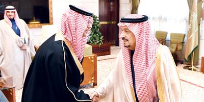 أمير منطقة الرياض يحث مسؤولي المحافظات على متابعة أمور المواطنين وتلمس احتياجاتهم والاستماع لمطالبهم 