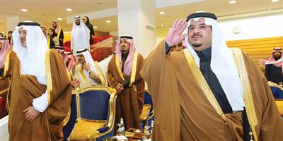 الأمير محمد بن عبدالرحمن توج العماج والغريبان بكأسي ولي العهد 