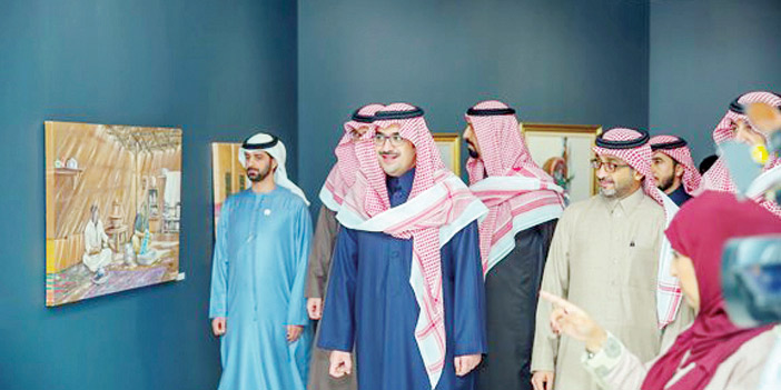 الأمير نواف بن فيصل بن فهد بصحبة معالي الأستاذ بدر العساكر خلال افتتاح الصالة