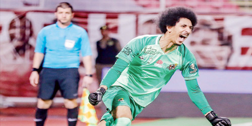  الحارس عبدالقدوس يبتهج بعد تأهل فريقه