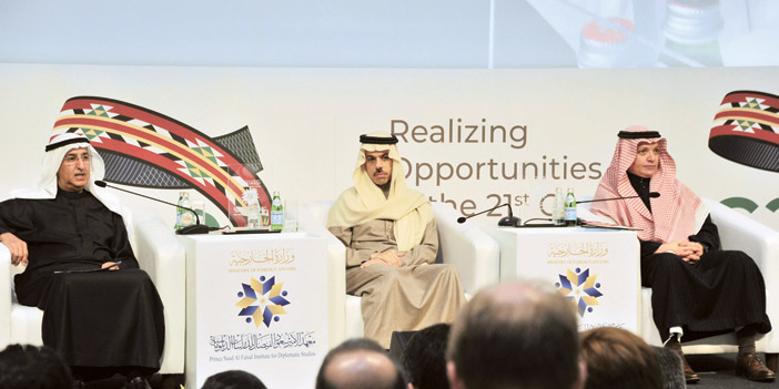  وزير الخارجية خلال استقباله سفراء ورؤساء وفود دول مجموعة العشرين لدى  المملكة