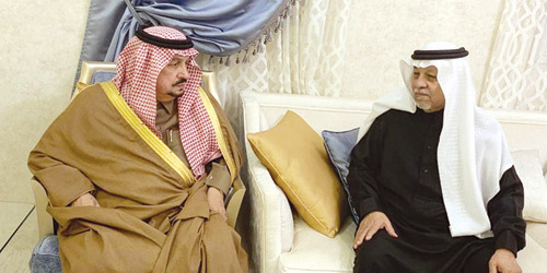  أمير منطقة الرياض معزيا في وفاة شقيقة حيدر المؤنس
