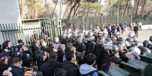 إيران تعتقل المتظاهرين في قضية إسقاط الطائرة الأوكرانية 