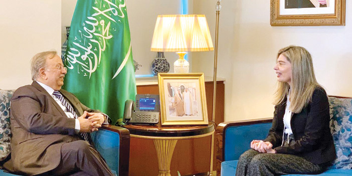  المعلمي مع ماريا ثيوفيلي