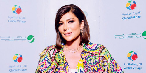 أصالة تحيي حفلاً على المسرح الرئيس في القرية العالمية بمدينة دبي 