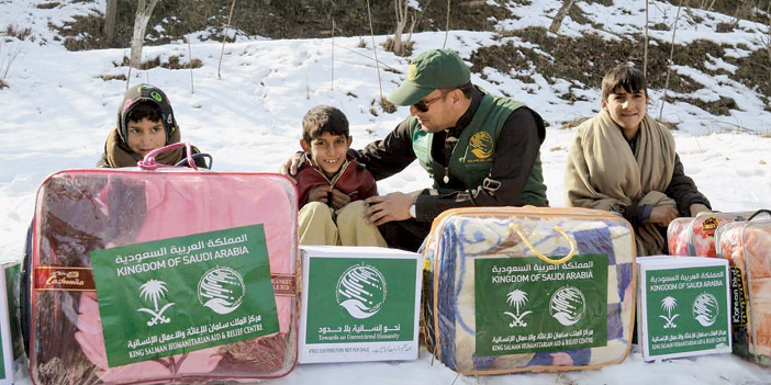  جانب من توزيع المساعدات في باكستان