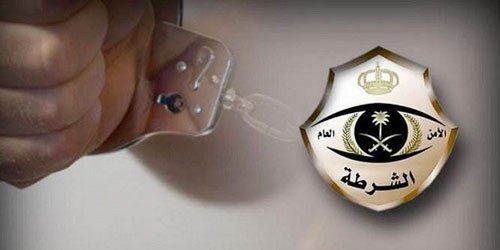 القبض على أربعة أشخاص تعاطوا الحبوب المخدرة وشرب المسكر والتباهي بها 