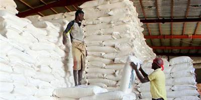 مجموعة مسلحة تنهب 127.5 طن من المواد الغذائية في حجة 