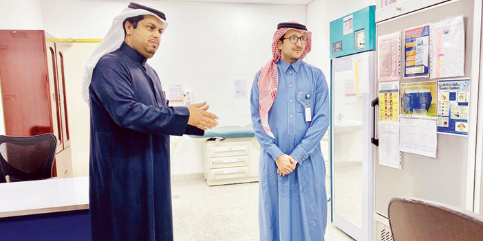  زيارة د. العبدالكريم للتجمع الصحي في القصيم وبحث دعم برامج المراكز الصحية