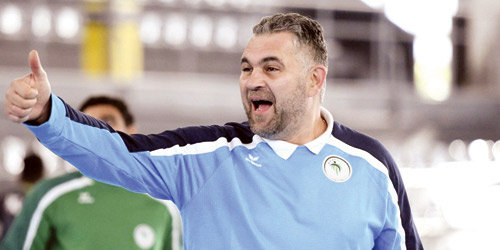 «اتحاد اليد» يقرر إلغاء عقد مدرب المنتخب الأول 