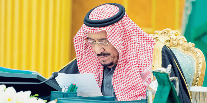  خادم الحرمين خلال ترؤسه جلسة مجلس الوزراء