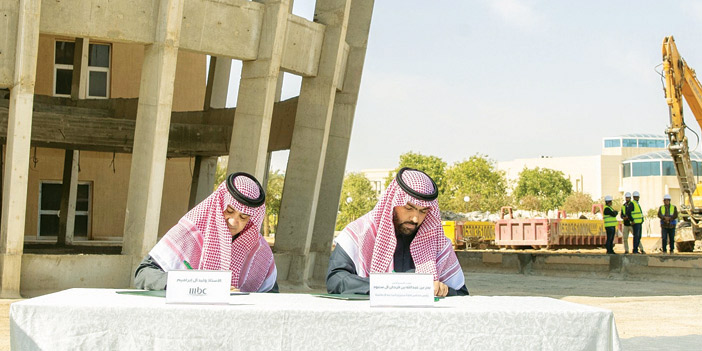   الأمير بدر بن عبدالله بن فرحان يوقع مع وليد آل إبراهيم اتفاقية إنشاء مقر لمجموعة «MBC»