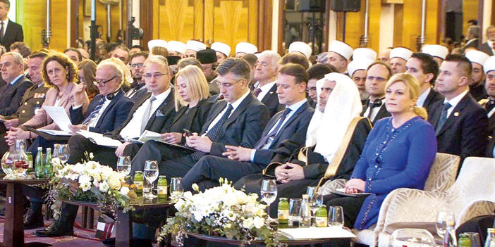  رئيسة جمهورية كرواتيا خلال افتتاحها لمؤتمر رابطة العالم الإسلامي بحضور الشيخ العيسى