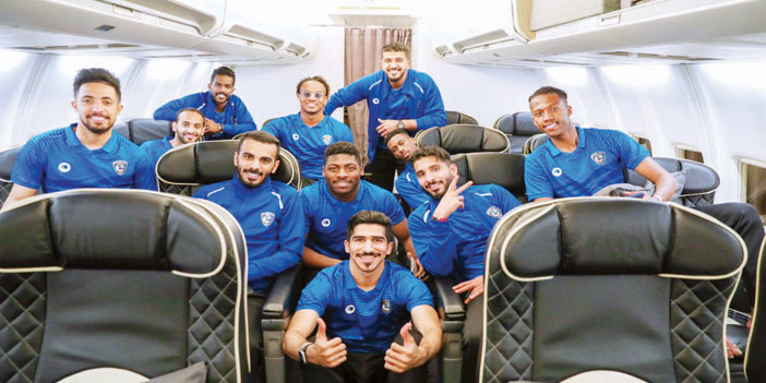  اللاعبون في الطائرة لحظة الوصول إلى دبي