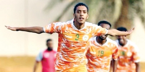  الحمدان يحتفل بتسجيل أحد الأهداف