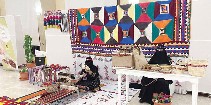  جانب من المشاركات بملتقى الطريق إلى العصامية والتميز