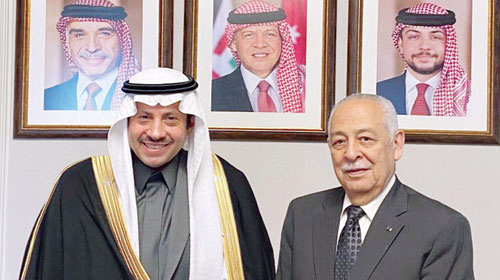 سفير المملكة لدى عمان يلتقي رئيس الديوان الملكي الأردني 