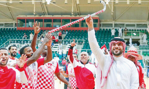  أزهر يشارك «الكواسر» فرحة الفوز