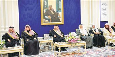 الأمير فيصل بن بندر يستقبل أصحاب الفضيلة والمعالي وأهالي مدينة الرياض 