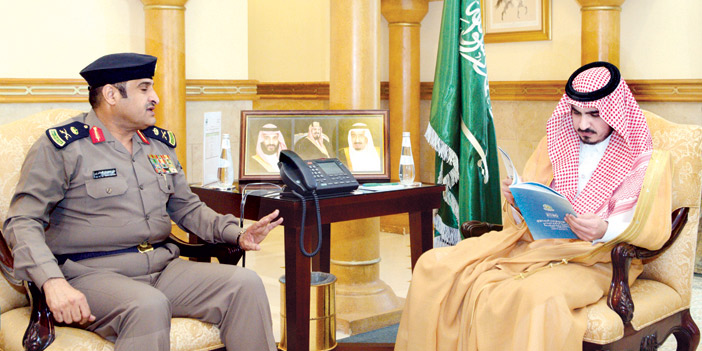 نائب أمير منطقة مكة المكرمة يتسلَّم التقرير السنوي لأعمال الدفاع المدني 
