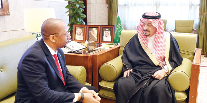  أمير منطقة الرياض يستقبل سفير تنزانيا