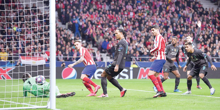  ليفربول يستضيف أتلتيكو مدريد لتعويض سقوطه في مدريد