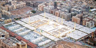 «الإجراءات الاحترازية» و«الفتاوى» الصادرة بخمس لغات 