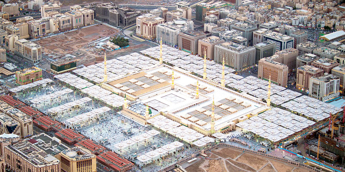 «الإجراءات الاحترازية» و«الفتاوى» الصادرة بخمس لغات 