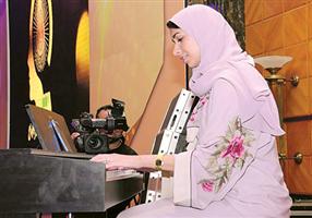 عاشقة البيانو  السعودية روان الدريس: لا فائدة من الانتظار 