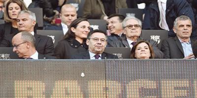 برشلونة يُعيد هيكلة مجلس إدارته.. ويشكو روساد بعد فضيحة الفساد 