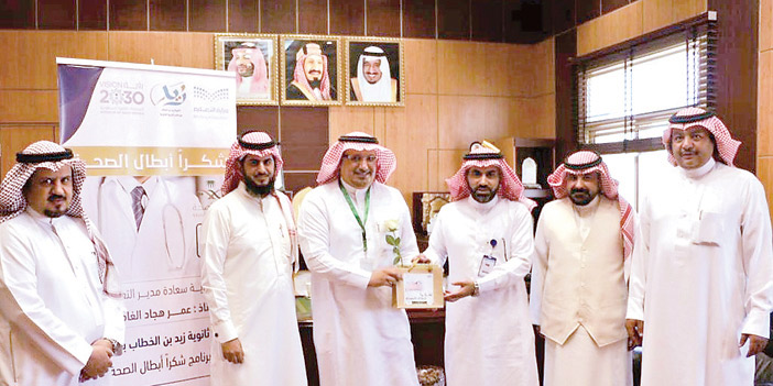  جانب من تكريم مدير التعليم لأبطال القطاع الصحي