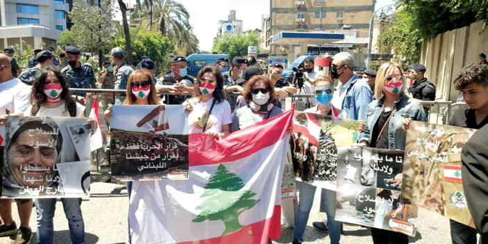  حراك شعبي ضد سلاح حزب الله وسط العاصمة اللبنانية بيروت