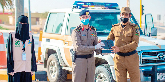  من مبادرة «جايين نعايدكم» لرجال الأمن بالقصيم