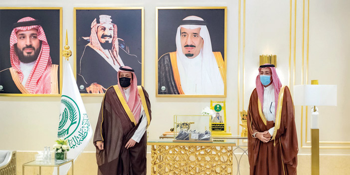 أمير الباحة يستقبل مدير عام فرع المؤسسة العامة للتدريب التقني والمهني بالمنطقة 